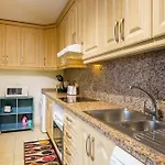 Cozy Canadas Flat - Terrace & Pool Apartman *
