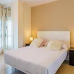 Cozy Canadas Flat - Terrace & Pool Apartman *
